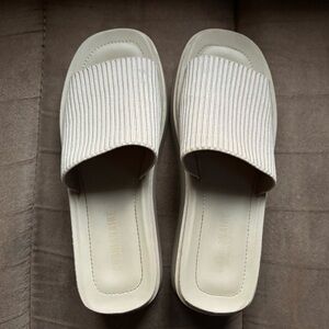 Cushionaire Platform Sandals